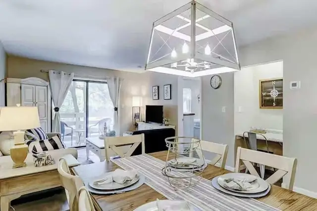 Dining area at Fiddler’s Cove 15F